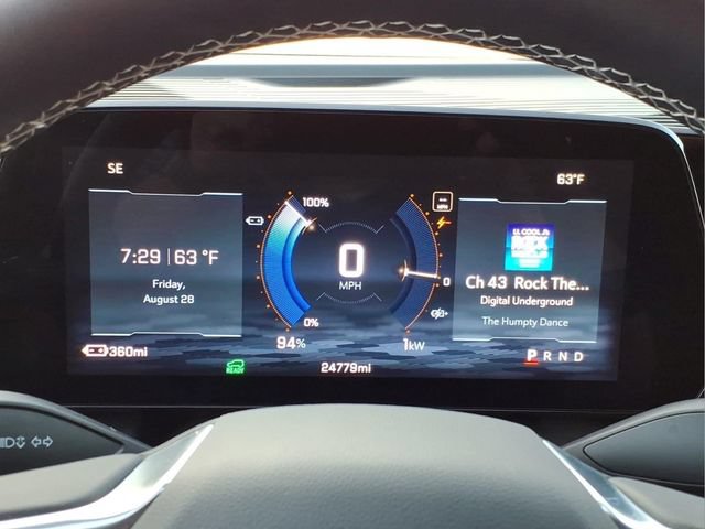 Used 2025 Chevrolet Equinox EV LT w/ Convenience Package FWD image 24