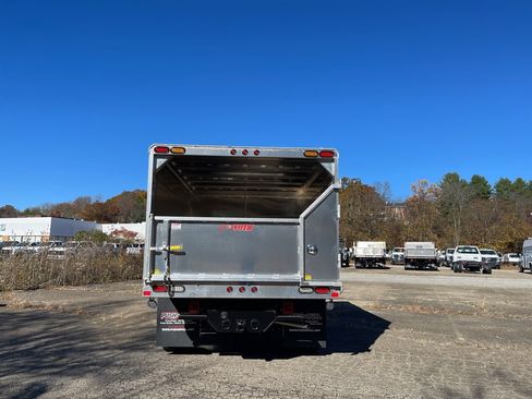 New 2024 Ford F550 4x4 Regular Cab Super Duty image 4