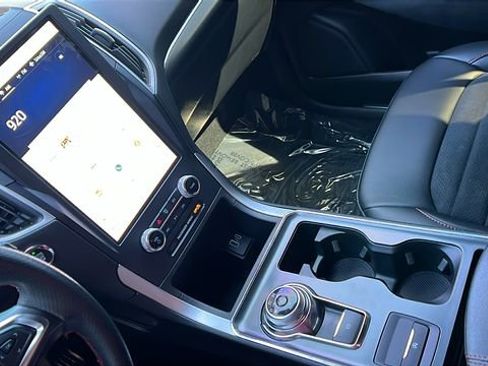 Used 2022 Ford Edge ST-Line AWD/4WD image 26