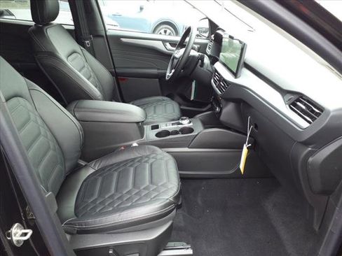 New 2023 Ford Escape SE w/ PHEV Premium Package image 9