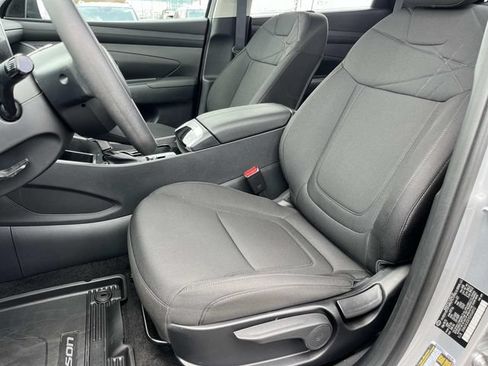 Certified 2025 Hyundai Tucson SE FWD image 20