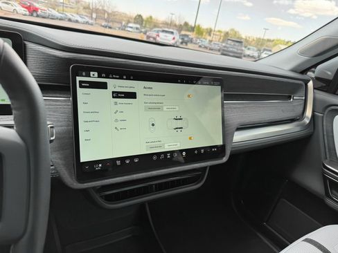 Used 2024 Rivian R1S Adventure AWD/4WD image 17