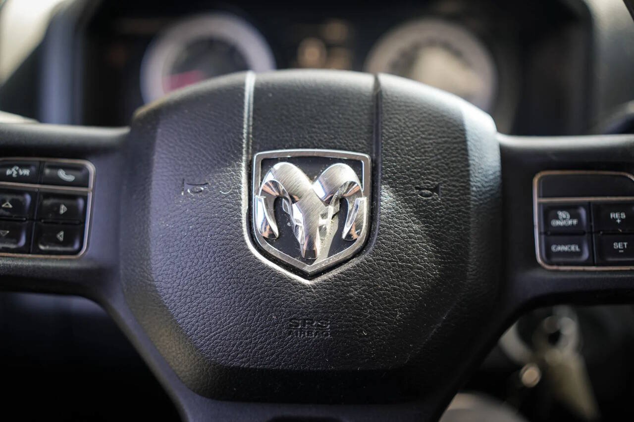 Used 2014 RAM 1500 Express RWD image 34