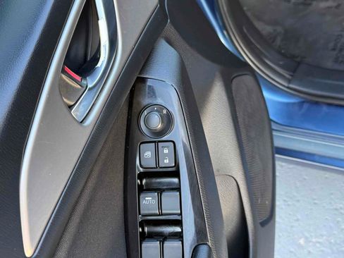 Used 2017 MAZDA MAZDA3 Sport FWD image 59