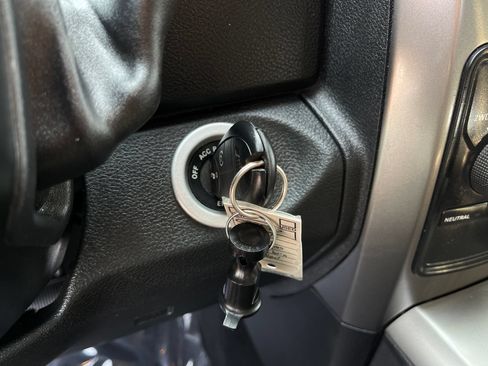 Used 2018 RAM 2500 Big Horn w/ Sport Appearance Group AWD/4WD image 18