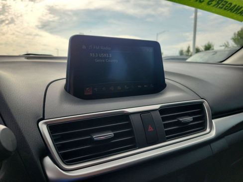 Used 2018 MAZDA MAZDA3 Sport FWD image 27
