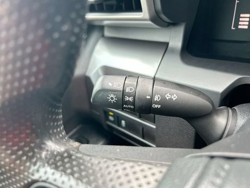 Used 2025 Toyota Tacoma SR5 RWD image 21