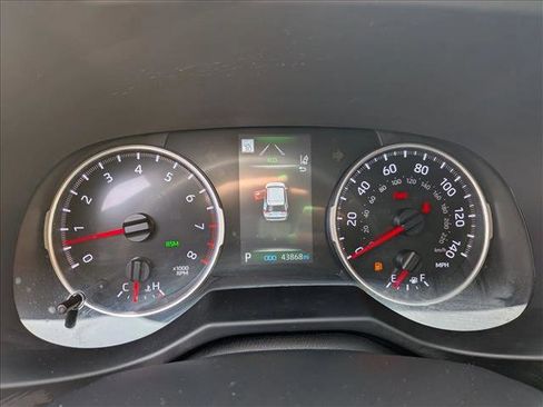 Certified 2021 Toyota RAV4 XLE Premium image 11