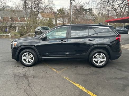 Used 2022 GMC Terrain SLE w/ LPO, Floor Liner Package image 3