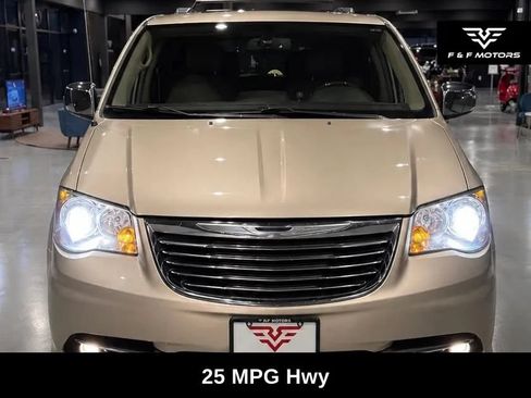 Used 2015 Chrysler Town & Country Limited Platinum w/ Trailer Tow Group FWD image 5