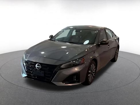 Used 2026 Nissan Altima 2.5 SV FWD image 4