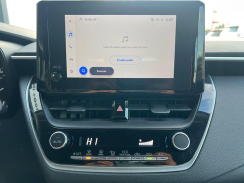 Used 2023 Toyota Corolla LE image 19