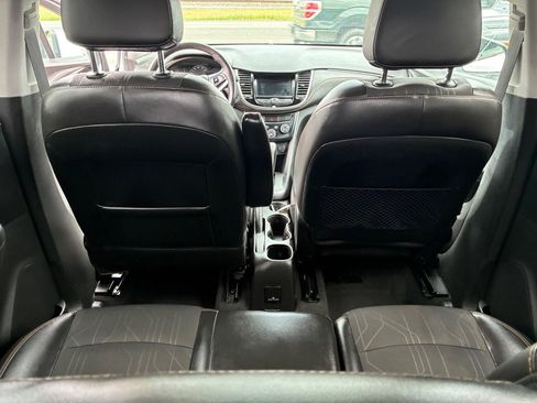 Used 2019 Chevrolet Trax LT w/ LT Convenience Package AWD/4WD image 28