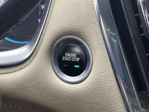Used 2023 Chevrolet Traverse LT AWD/4WD image 21