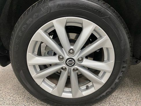 Used 2019 Nissan Rogue Sport SV image 23