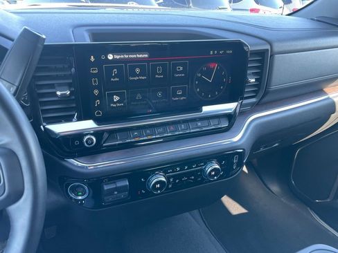 Used 2025 GMC Sierra 1500 SLT image 11