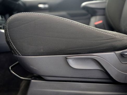 Used 2017 Mitsubishi Outlander SE AWD/4WD image 16