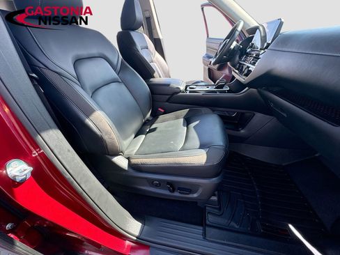 Used 2023 Nissan Pathfinder SL image 37