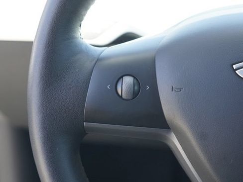 Used 2023 Tesla Model Y Long Range AWD/4WD image 15
