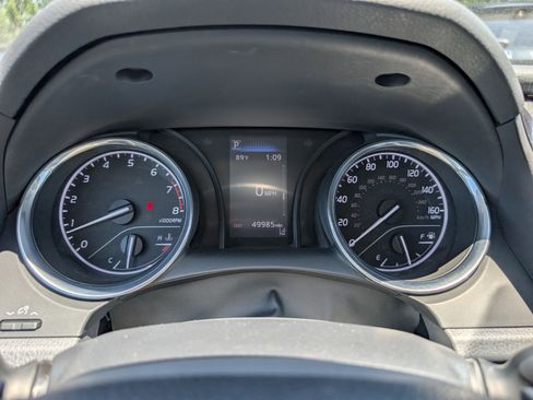Used 2019 Toyota Camry SE FWD image 15