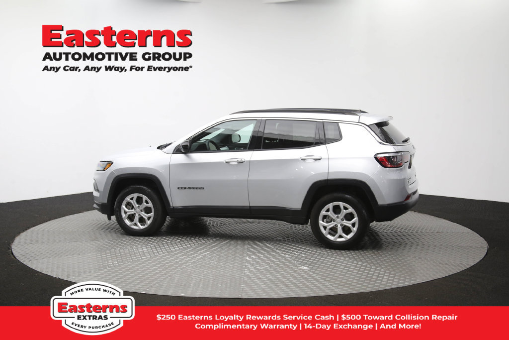 Used 2024 Jeep Compass Latitude AWD/4WD image 62