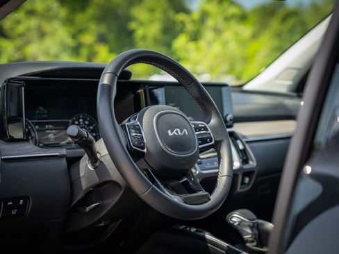 Used 2023 Kia Sorento X-Line EX image 22