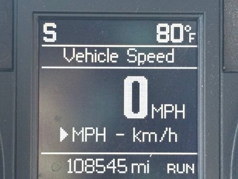 Used 2014 Chrysler Town & Country Touring-L FWD image 21