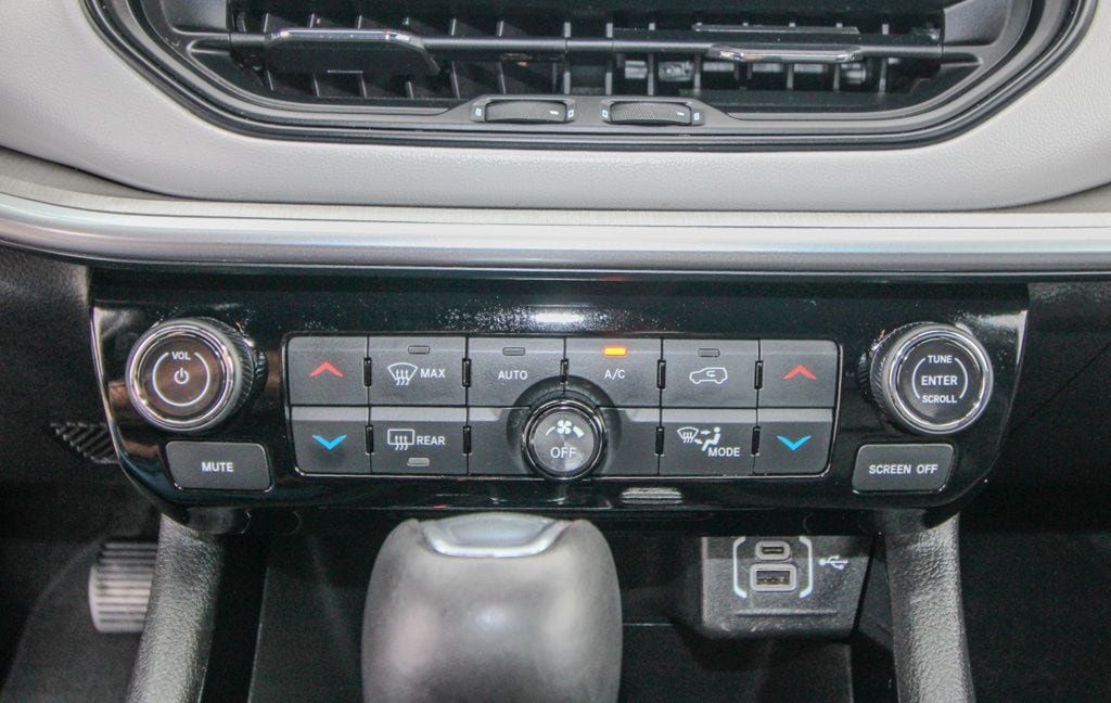 Used 2025 Jeep Compass Limited AWD/4WD image 26