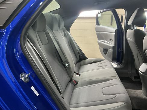 Certified 2023 Hyundai Elantra SE FWD image 23