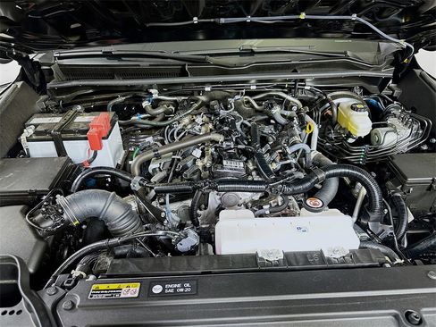 Used 2025 Toyota 4Runner TRD Off-Road image 9