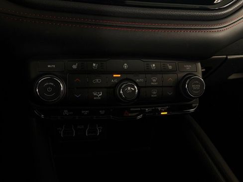 Used 2024 Dodge Durango GT RWD image 20