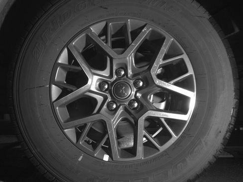 Used 2025 Jeep Wrangler Sahara image 14