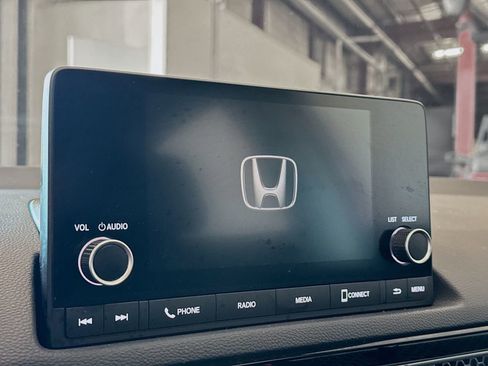 Used 2024 Honda Civic EX-L image 10