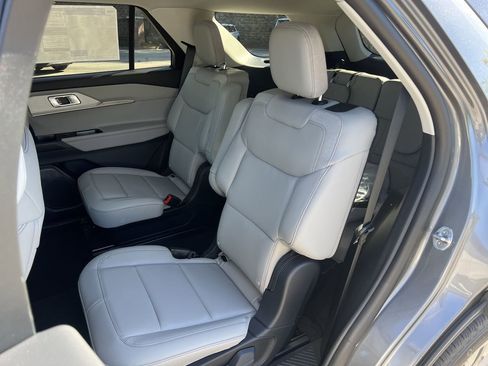 New 2026 Ford Explorer Active w/ Active Comfort Package AWD/4WD image 17