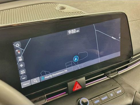 Used 2025 Hyundai Elantra SEL FWD image 17