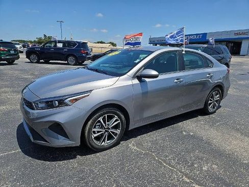 Used 2024 Kia Forte LXS FWD image 2