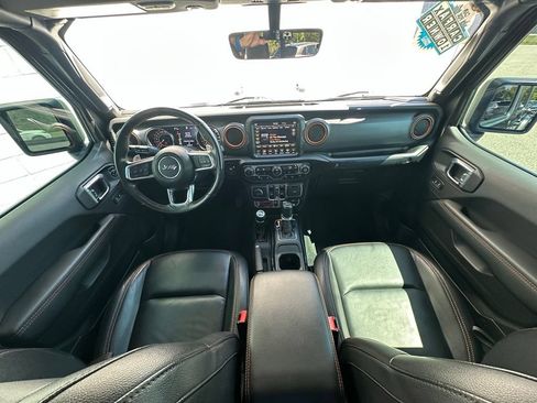 Used 2023 Jeep Gladiator Mojave w/ LED Lighting Group AWD/4WD image 9