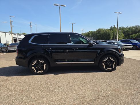 Used 2023 Kia Telluride EX FWD image 9
