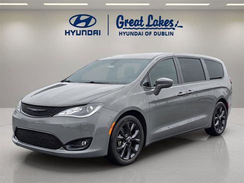 Used 2020 Chrysler Pacifica Touring w/ S Appearance Package image 1