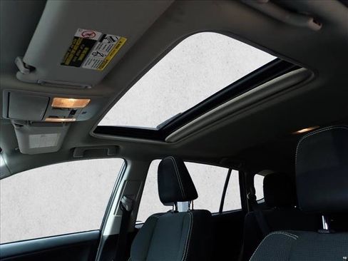 Used 2018 Toyota RAV4 XLE w/ Plus Extra Value Package AWD/4WD image 5