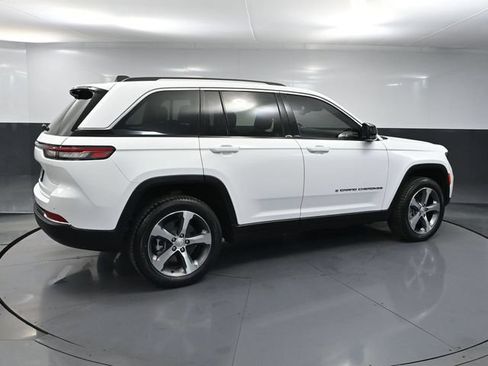 Used 2023 Jeep Grand Cherokee 4WD 4xe w/ Luxury Tech Group II image 6
