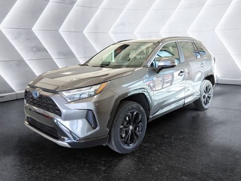 Used 2023 Toyota RAV4 SE AWD/4WD image 3