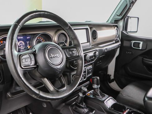 Used 2018 Jeep Wrangler Unlimited Sport S image 23