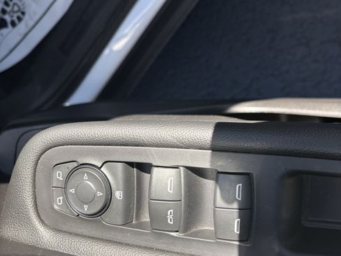 Used 2024 GMC Terrain SLT FWD image 15