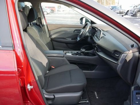 Used 2023 Nissan Rogue S image 23