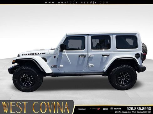 Used 2024 Jeep Wrangler Unlimited Rubicon AWD/4WD image 6