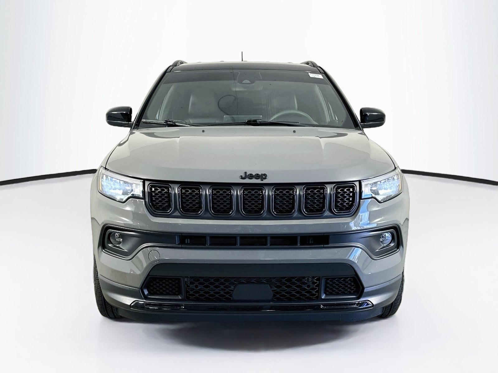 Used 2024 Jeep Compass Latitude w/ Convenience Group AWD/4WD image 2