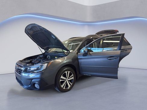 Used 2018 Subaru Outback 2.5i Limited AWD/4WD image 11