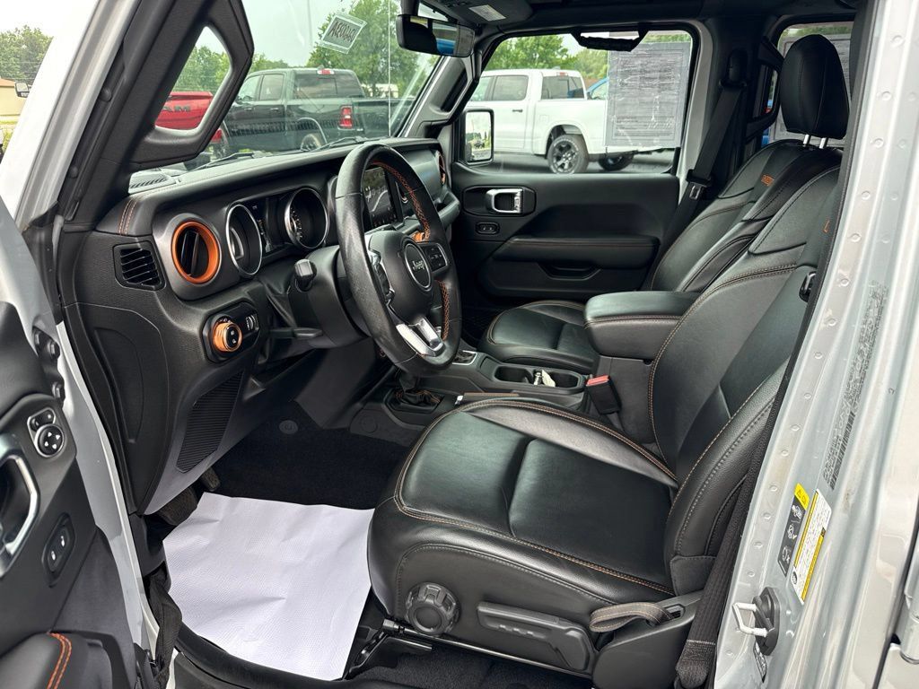 Used 2023 Jeep Gladiator Mojave w/ LED Lighting Group AWD/4WD image 10