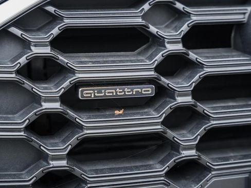 Used 2023 Audi Q5 2.0T Premium w/ Convenience Package image 12